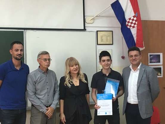 Poduzetnici budućnosti: Elektrotehničkoj školi iz Splita uručena nagrada HUP-a za projekt „Peak“