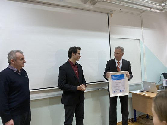 Poduzetnici budućnosti: Dvije zagrebačke srednje škole primile priznanja za osvojenih 25.000 kuna na HUP-ovom natječaju