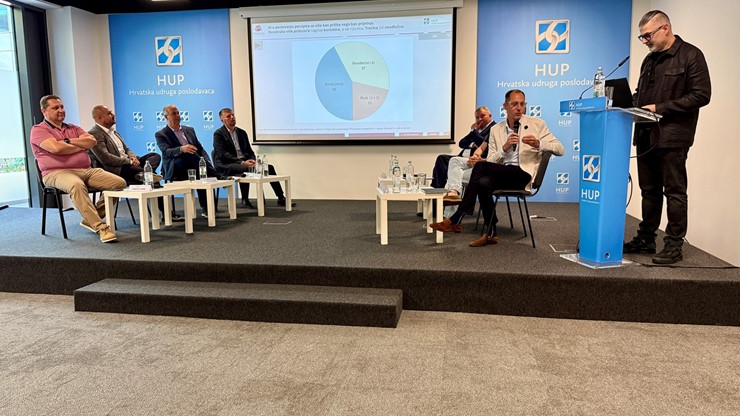 Prvo nacionalno istraživanje o umjetnoj inteligenciji u gospodarstvu: Čak 70% hrvatskih tvrtki vidi AI kao izvor konkurentske prednosti, a polovica ga koristi u svakodnevnom poslovanju